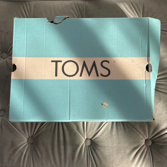 TOMS Boots - Picture 11 of 11